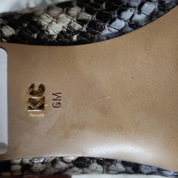 Kenneth cole snake print bootie size6 - Picture 4 of 7